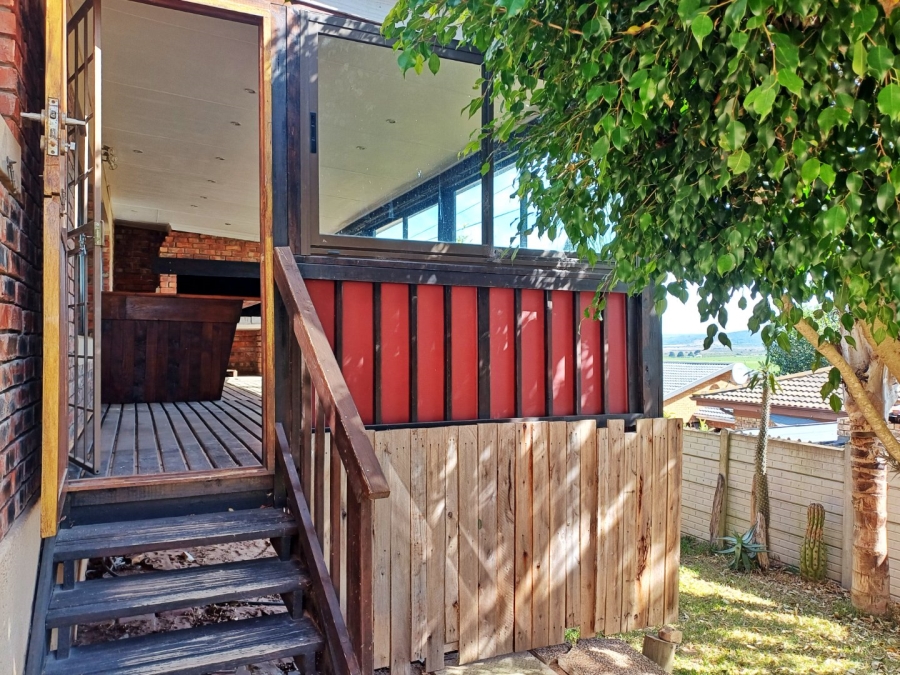 3 Bedroom Property for Sale in Fraaiuitsig Western Cape